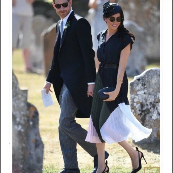 Club Monaco Dresses & Skirts - Club Monaco Shoanah Dress ASO MEGHAN MARKLE